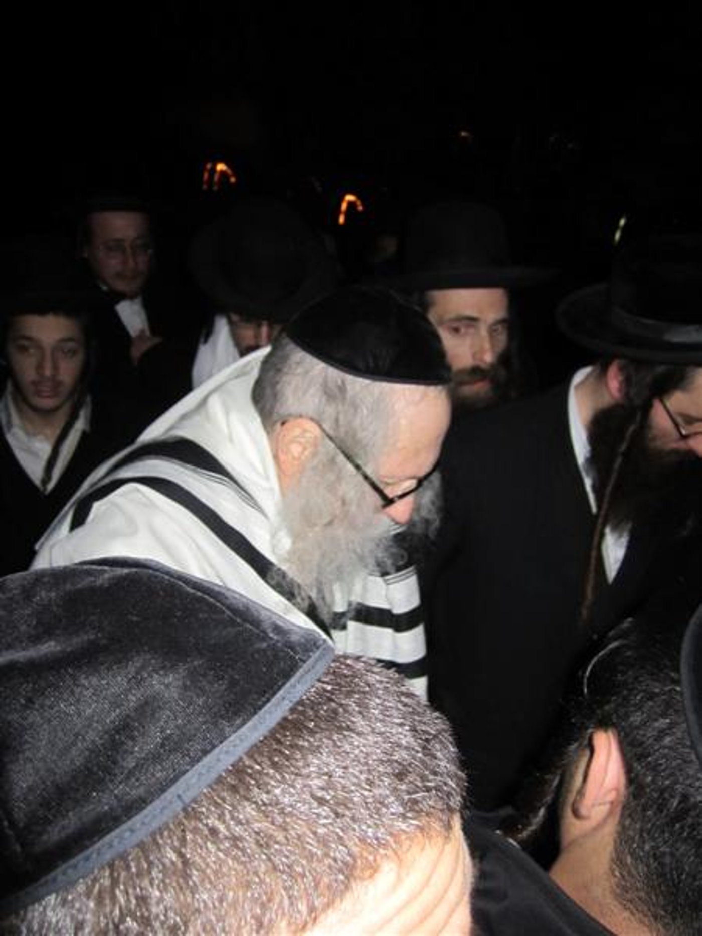 הכי קרוב לרב: המרדפים של חסידי הרב ברלנד בכפר ערבי