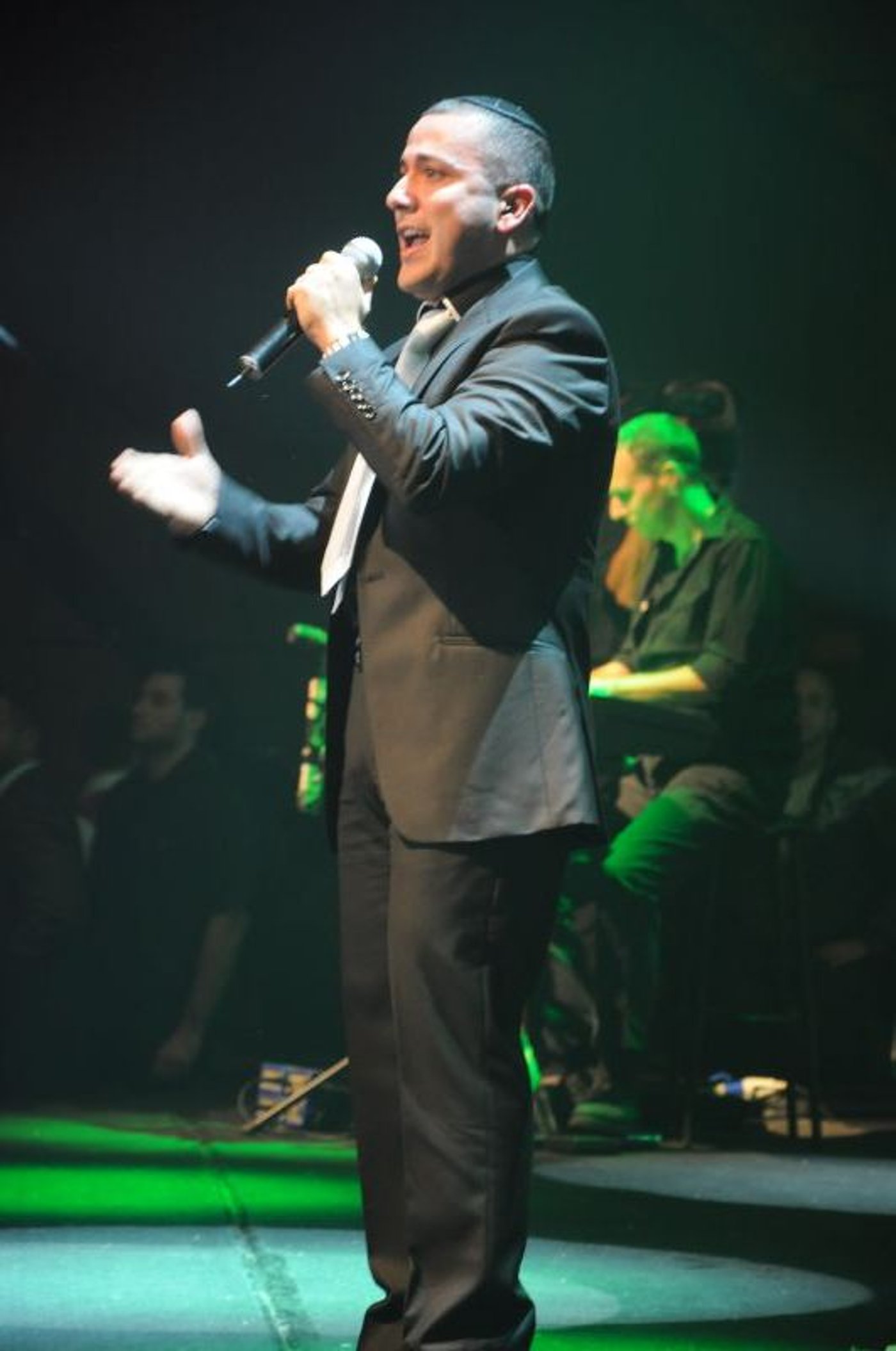 למרות הכל: יניב בן משיח הופיע בתל-אביב