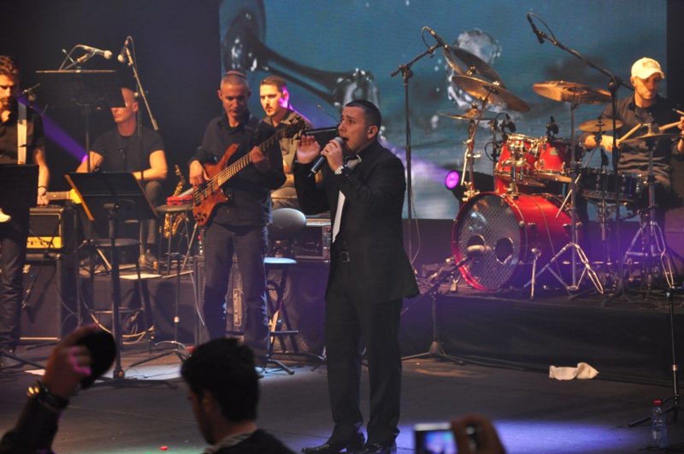 למרות הכל: יניב בן משיח הופיע בתל-אביב