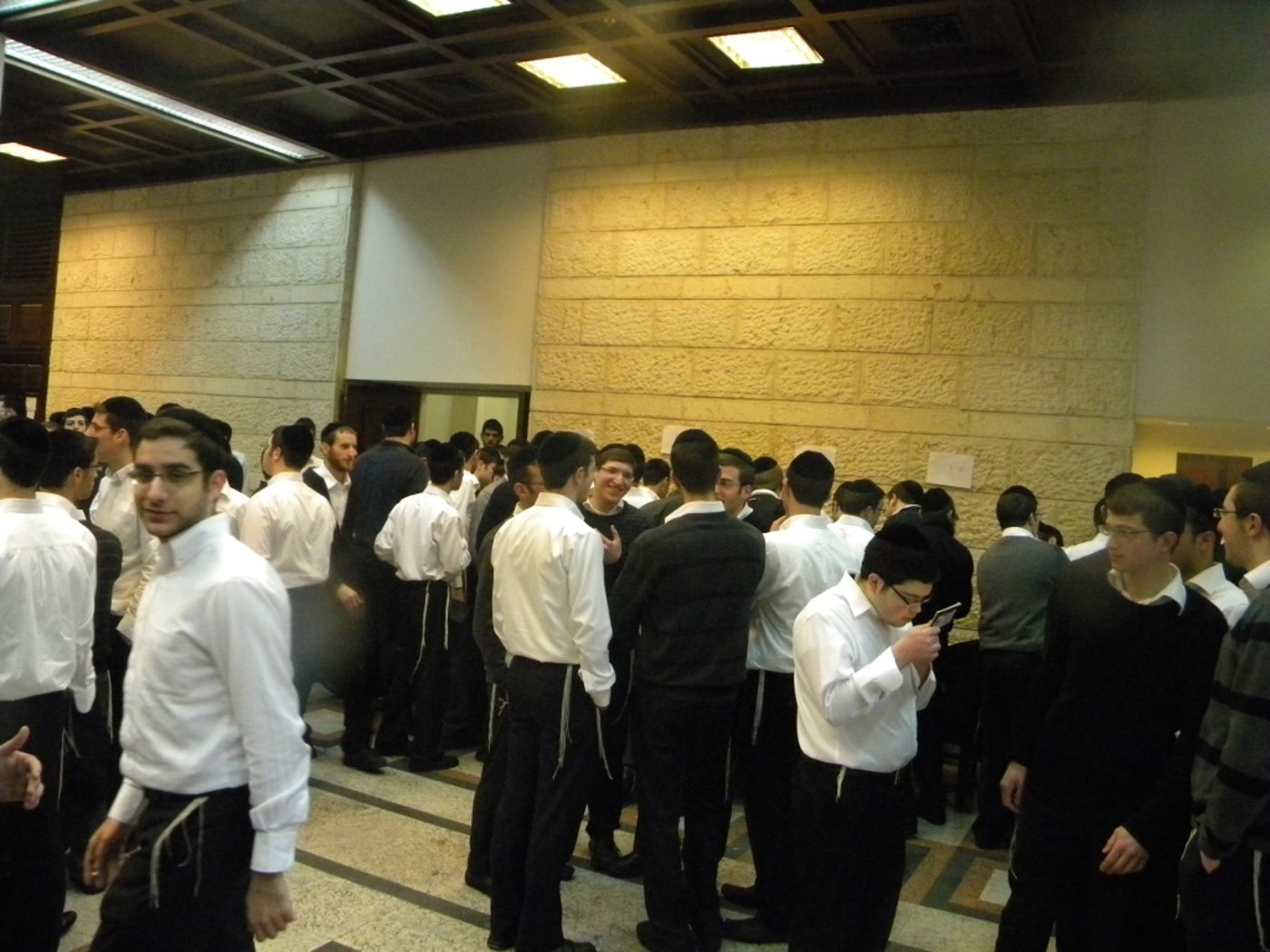 ראש-הישיבה לפקחים: "אני אמסור שיעור, אתם תחכו בחוץ"