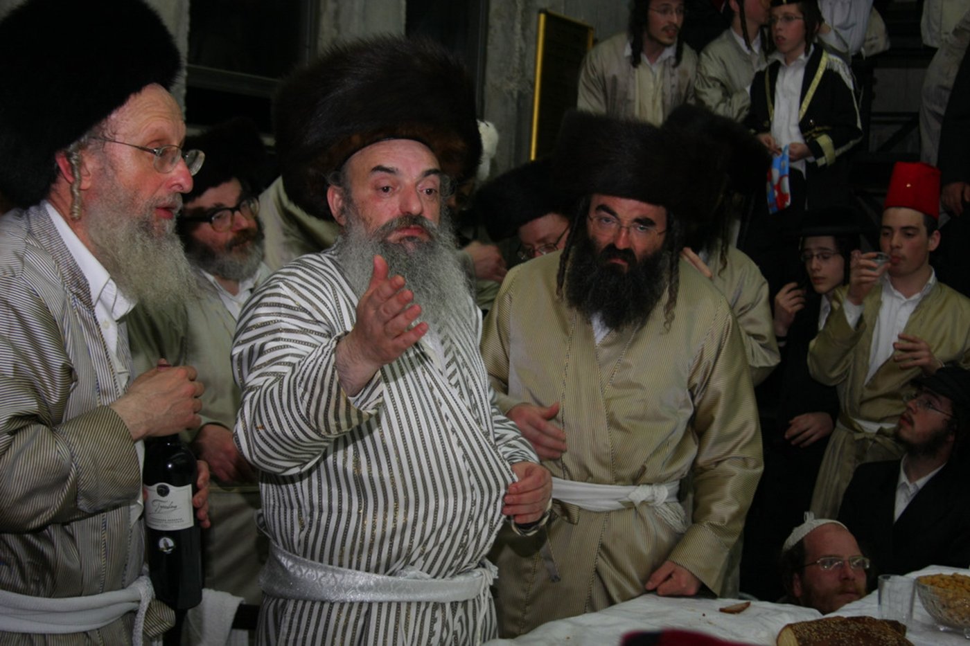 טיש פורים: האדמו"ר מלעלוב בית-שמש כמו שלא ראיתם