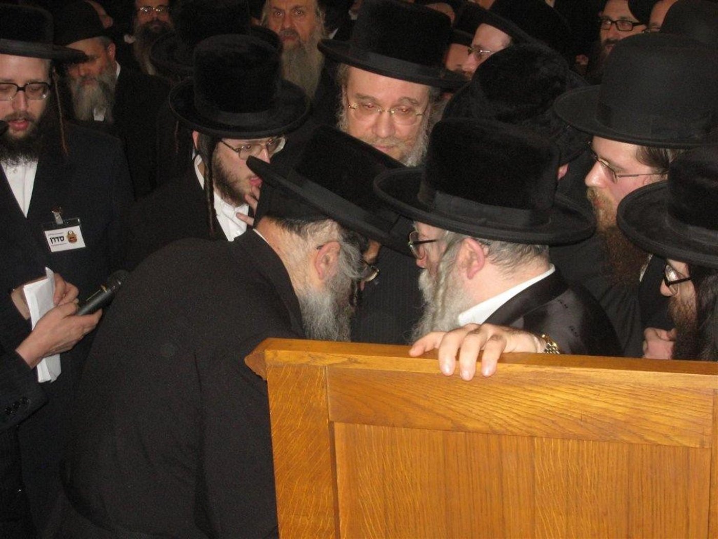 אנטוורפן חוגגת: הוכתר מרא דאתרא