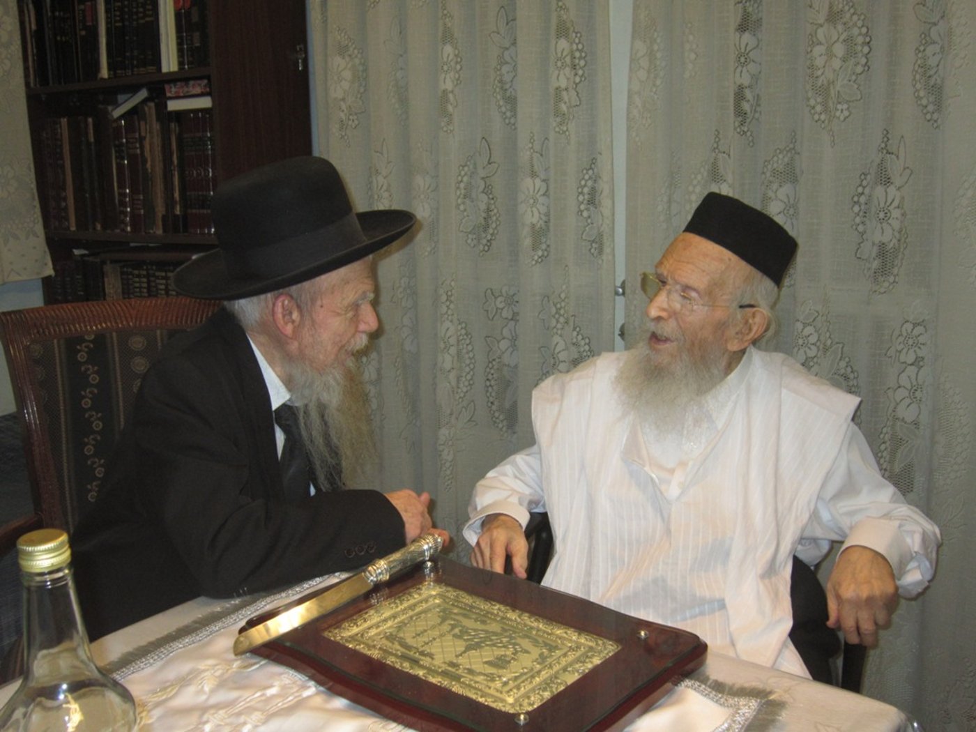 ערב החג: ה´גדולים´ בביתו של הגרמ"י