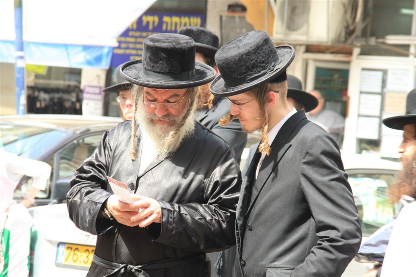 גלריה: בני-ברק שורפת חמץ