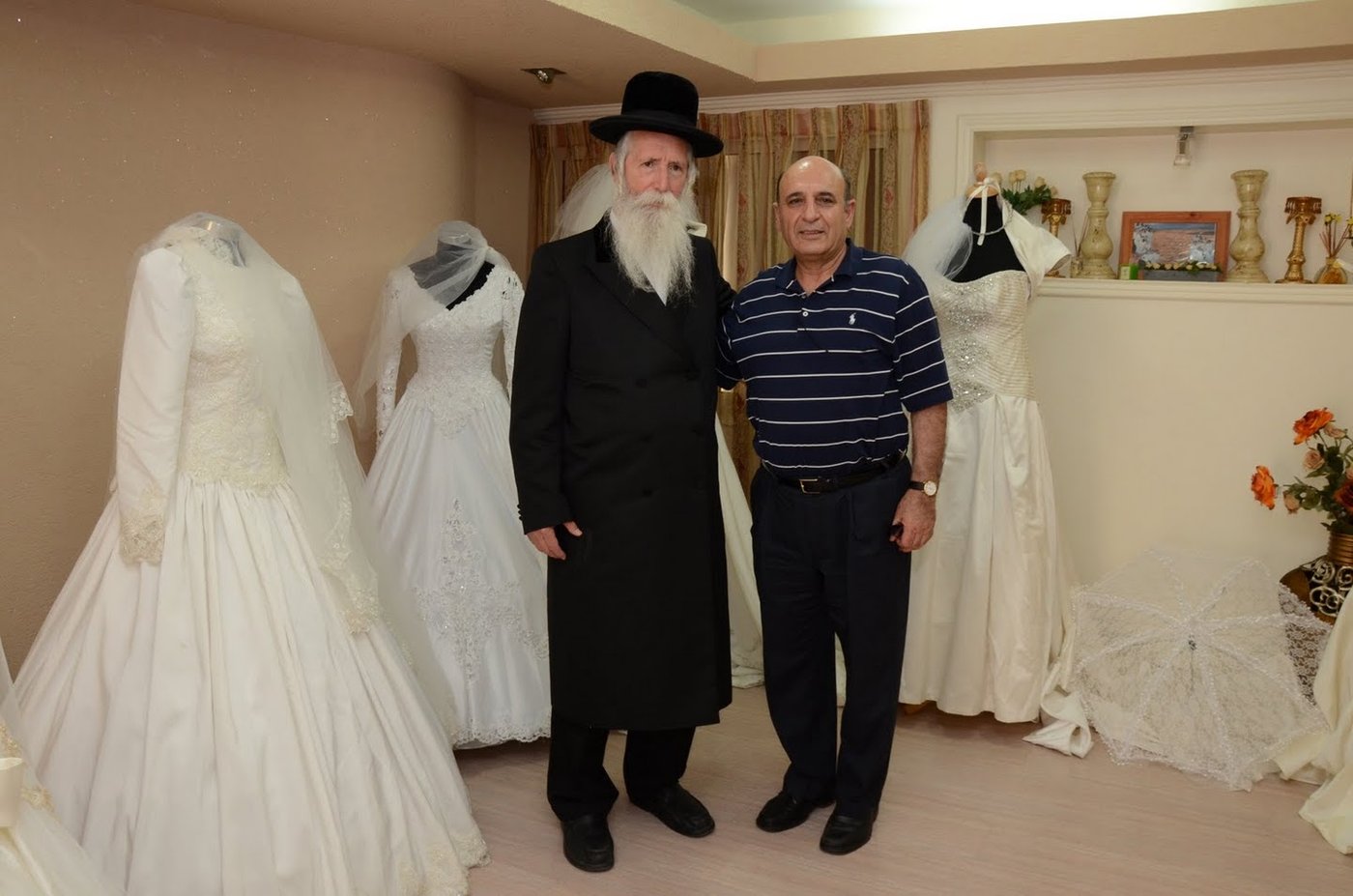 מריחים בחירות: שאול מופז עם רבה של מגדל העמק, הרב יצחק-דוד גרוסמן