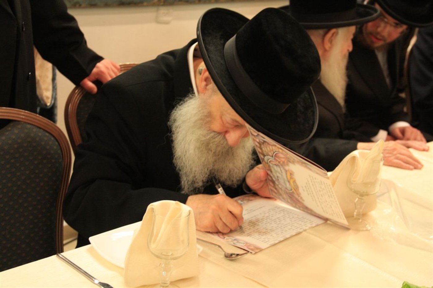 צפו בגלריה: שמחת אירוסי בנו של פרוש