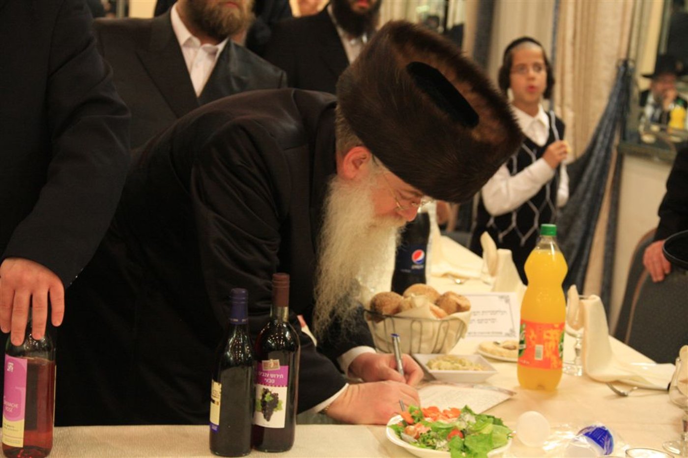 צפו בגלריה: שמחת אירוסי בנו של פרוש