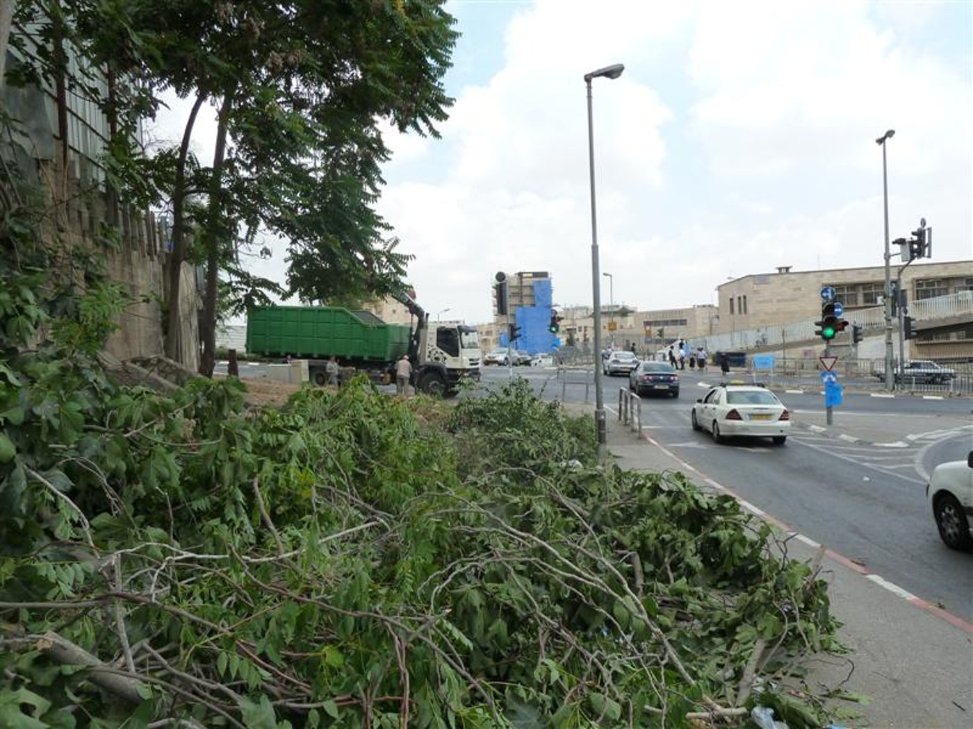 הערב: חסידי גור בשמחת נכד האדמו"ר