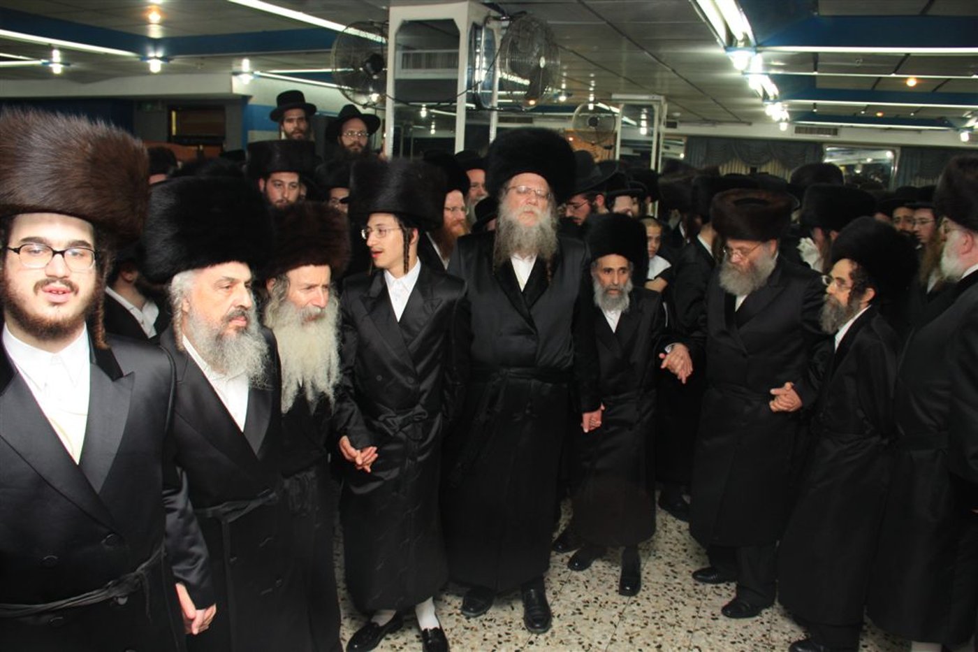 גלריית ענק: שמחת האדמו"ר מבנימינה