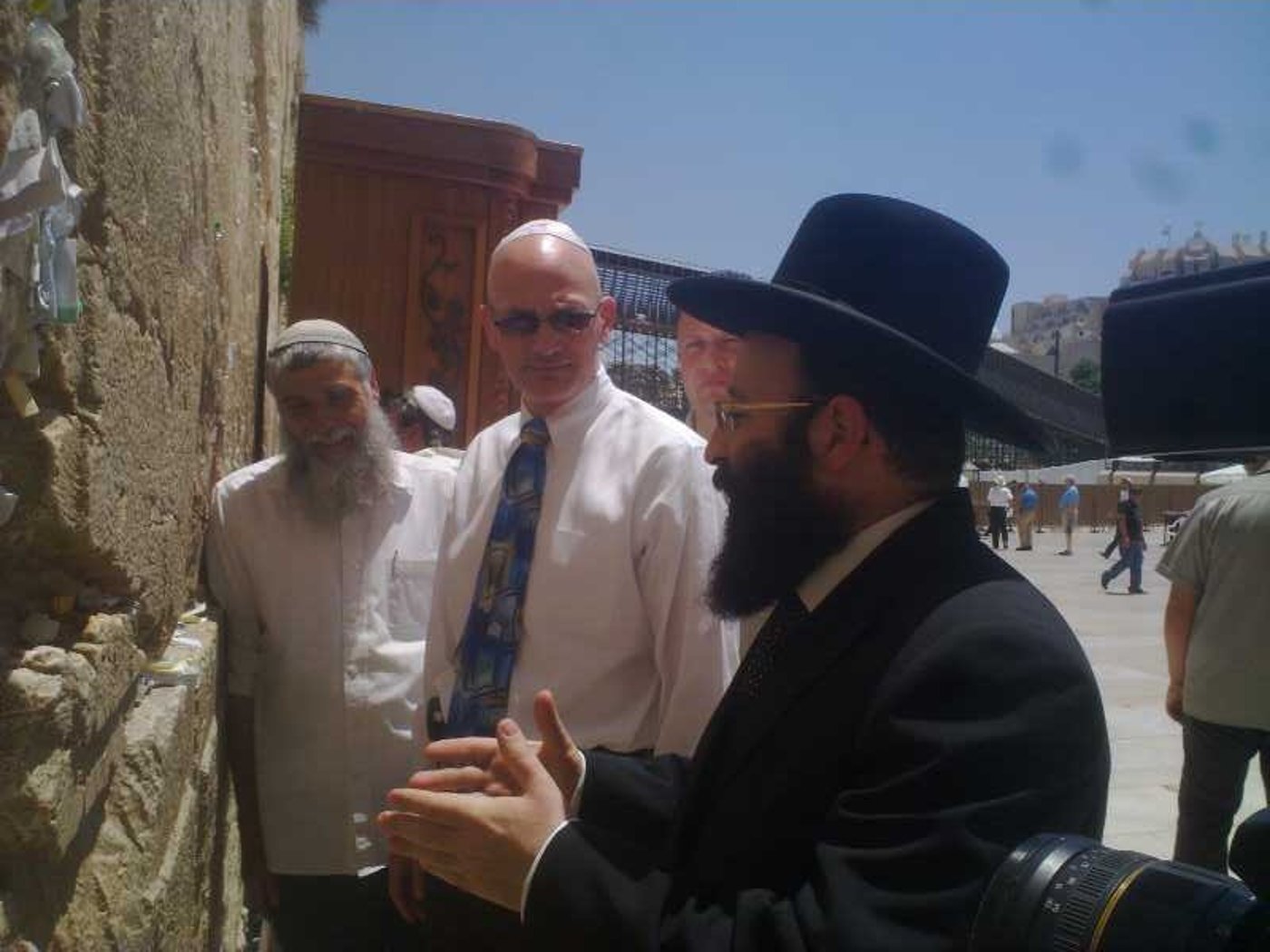 מנתח הגרי"ש בכותל: "שיהיה לרב אריכות ימים ושנים טובות"