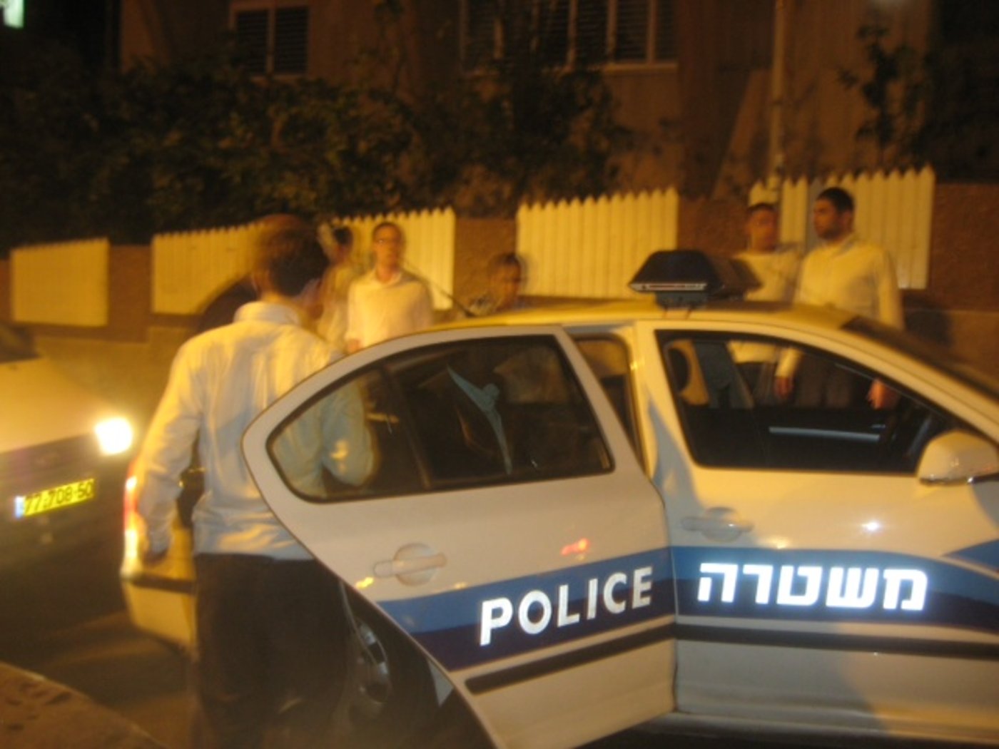 עולם התחתון בעיר התורה? בקבוק תבערה הושלך לעבר חנות בבני-ברק