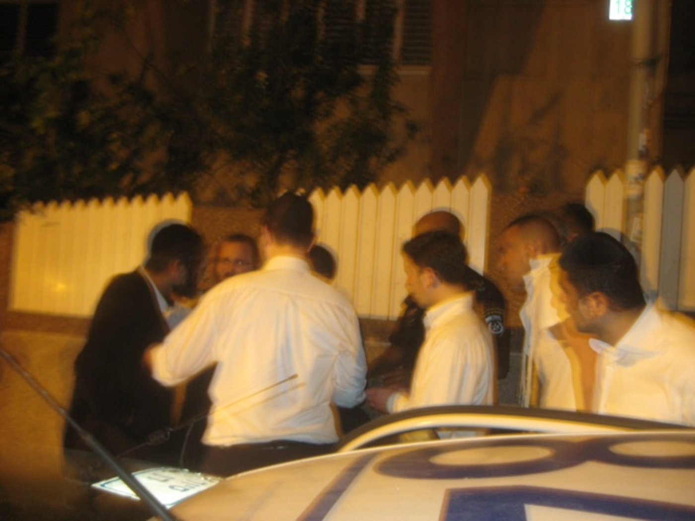 עולם התחתון בעיר התורה? בקבוק תבערה הושלך לעבר חנות בבני-ברק