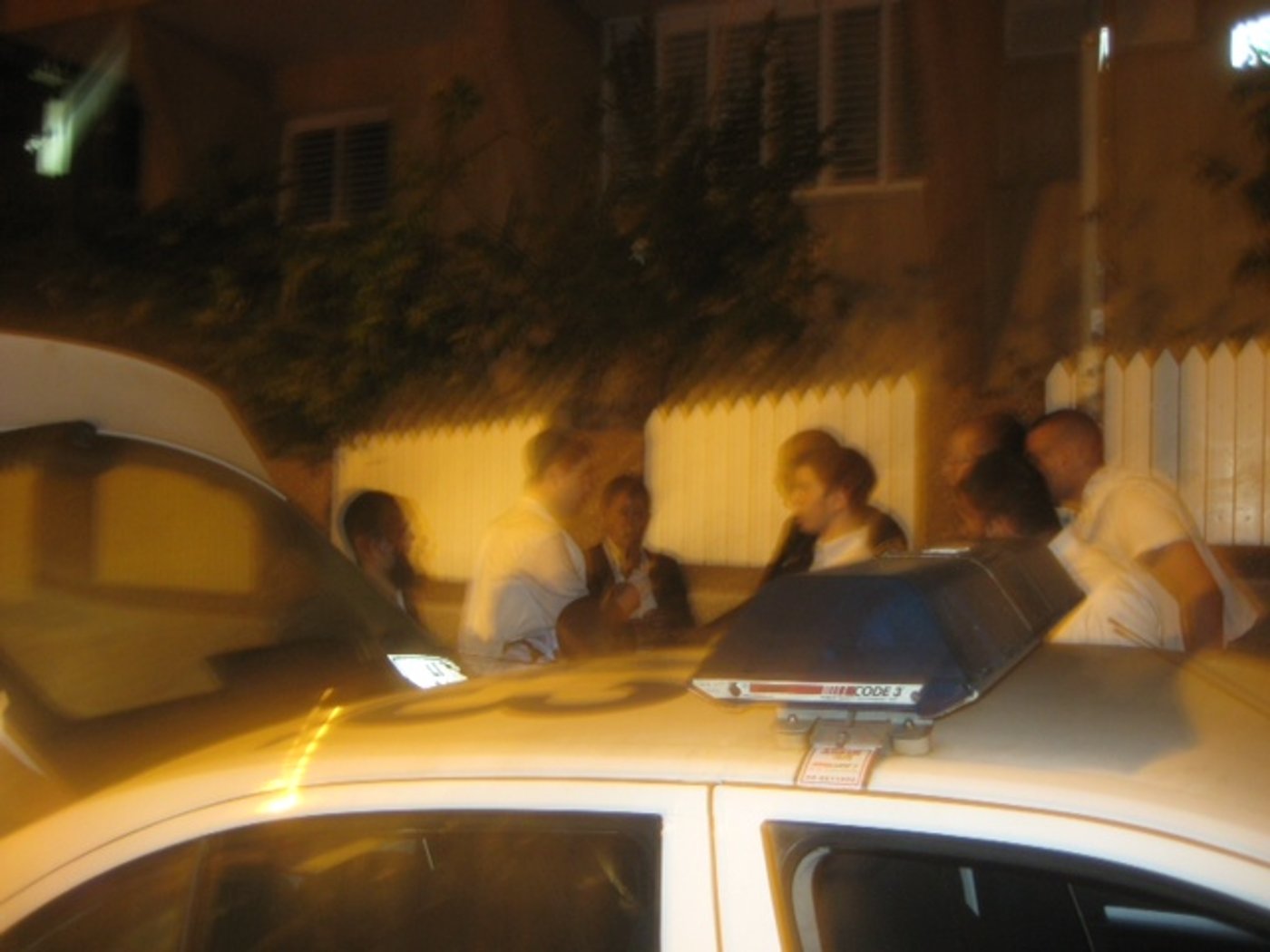 עולם התחתון בעיר התורה? בקבוק תבערה הושלך לעבר חנות בבני-ברק