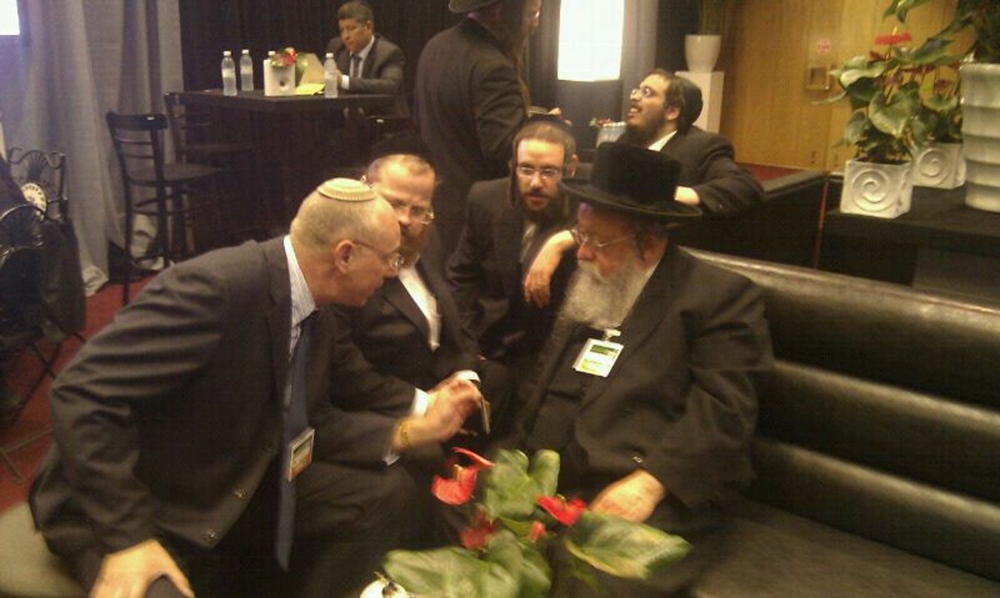 פיוס? "המודיע" לא דיווח על בואו של מנחם אליעזר מוזס