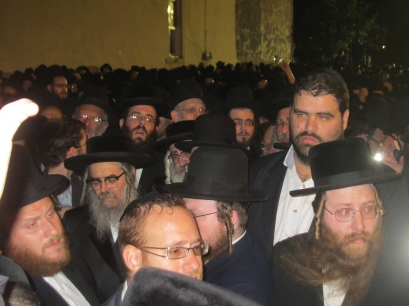 אביו של לייבי קלצקי ז"ל זעק, ואלפי המלווים בכו יחד איתו