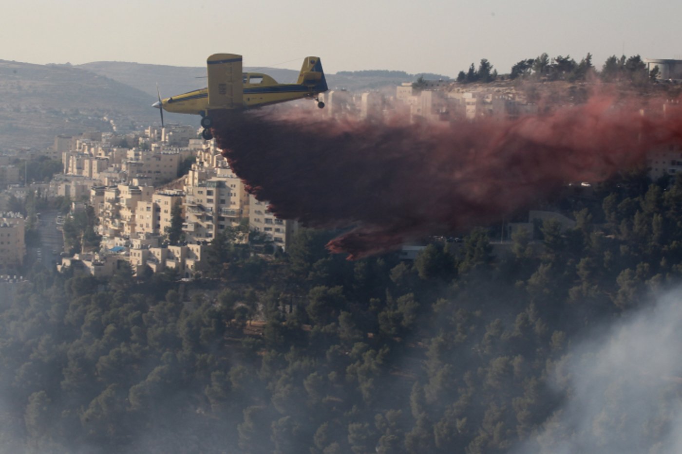 מאמצי הכיבוי הועילו; הכבאים מדווחים על שליטה בלהבות