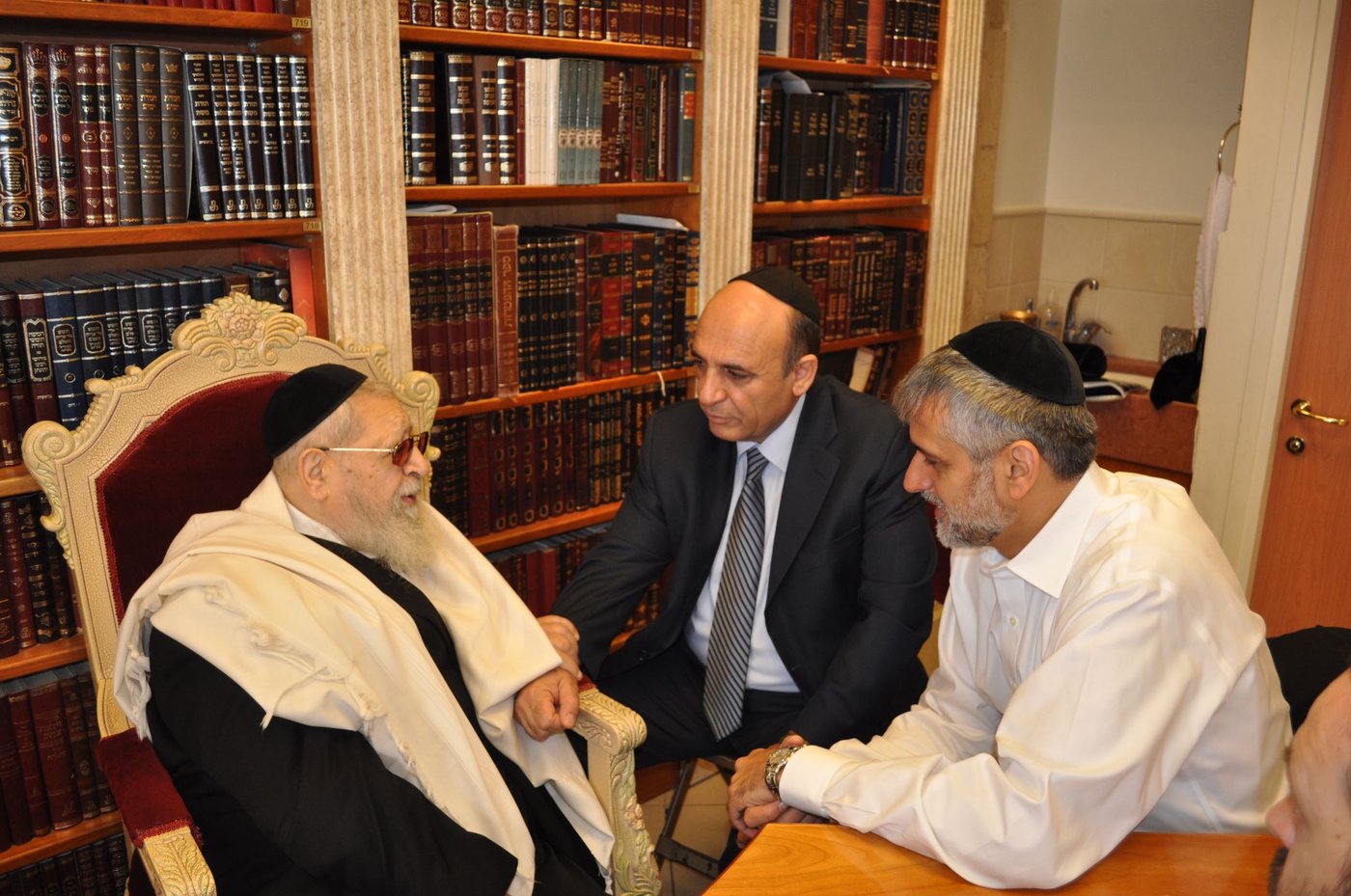 סוגיית שליט: שאול מופז ביקר אצל רבי עובדיה יוסף
