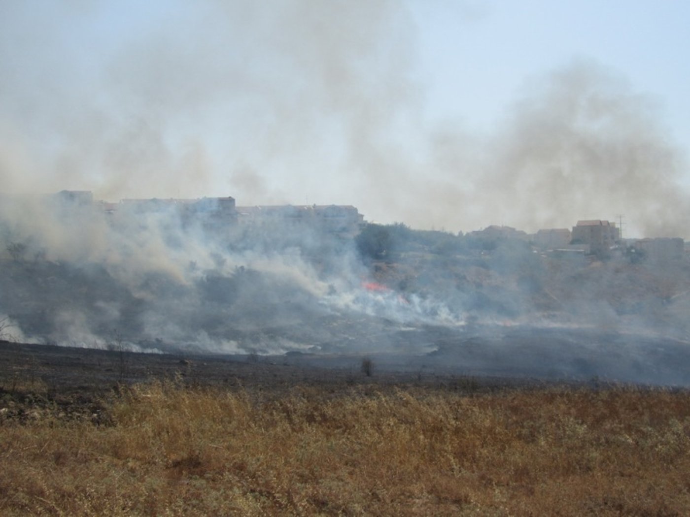 'עונה בוערת': דליקת ענק ברמת בית שמש