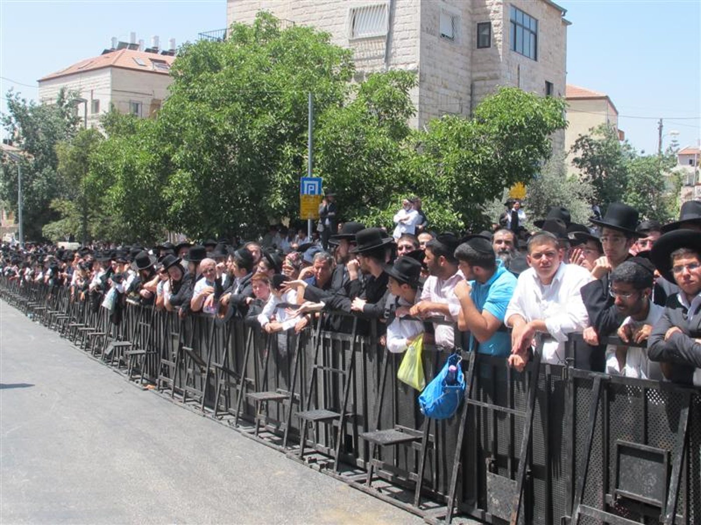 הרב עובדיה מירר בהלוויה: "מבקשים מחילה מהצדיק"