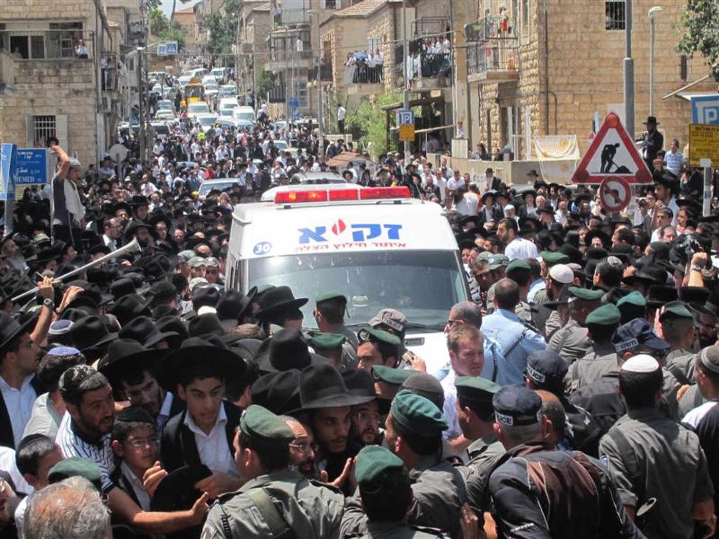 הרב עובדיה מירר בהלוויה: "מבקשים מחילה מהצדיק"