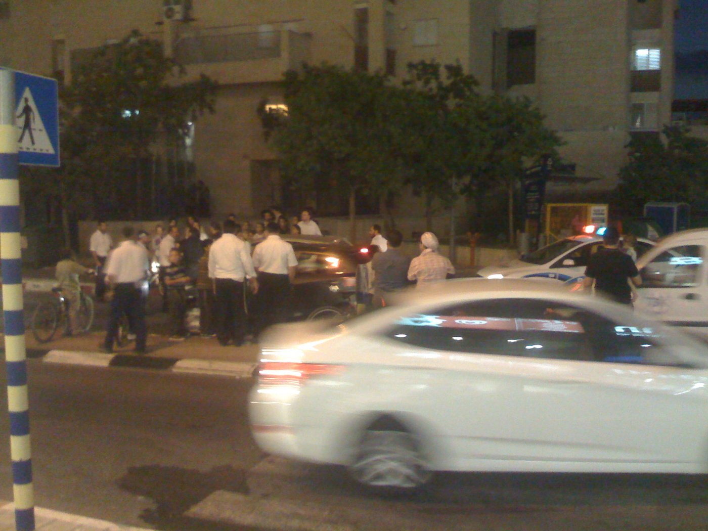 שוב אלעד: אישה ירקה על שוטר ונעצרה