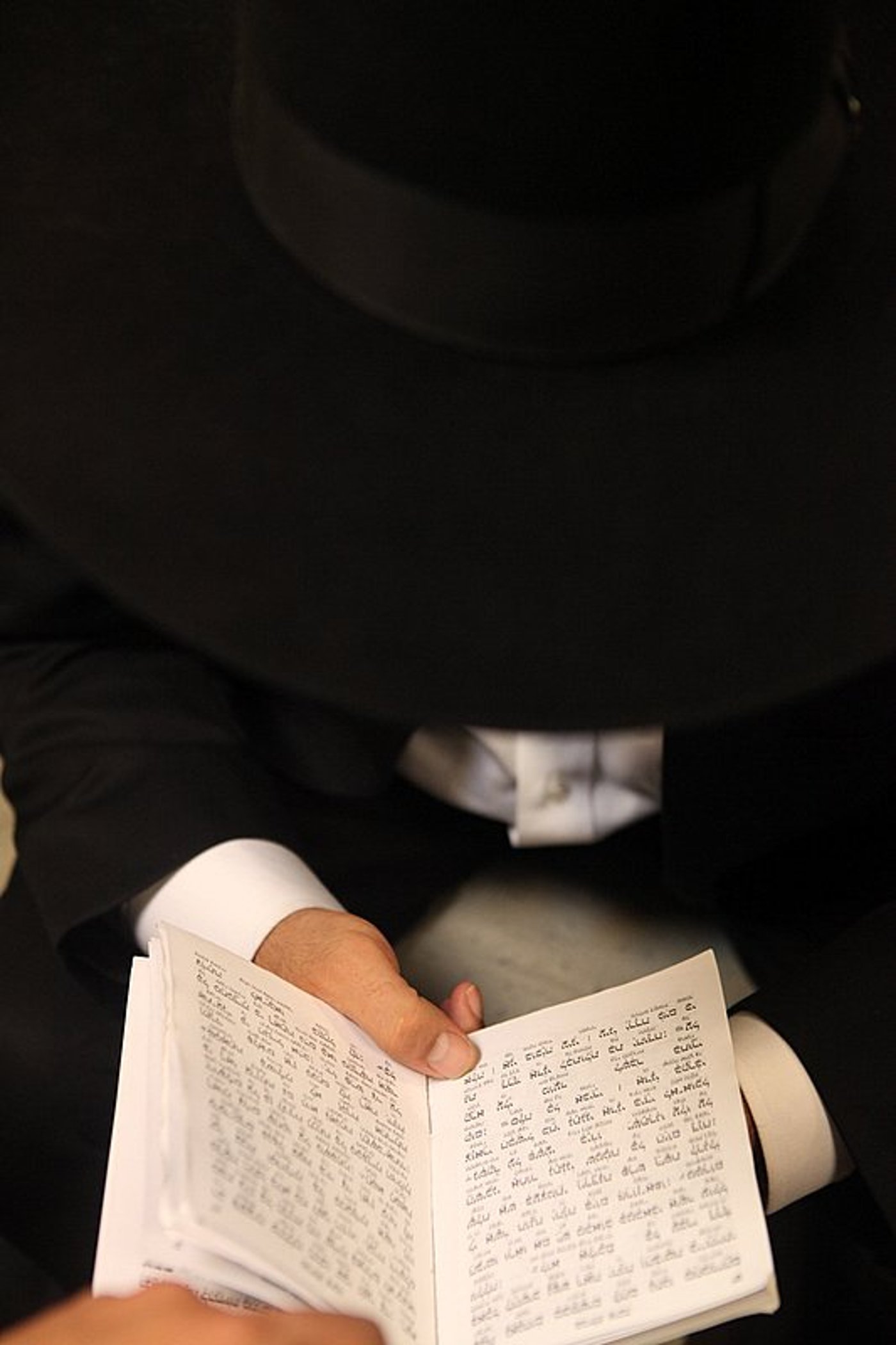 תיעוד מיוחד: מרן הרב עובדיה יוסף מבכה את חורבן המקדש