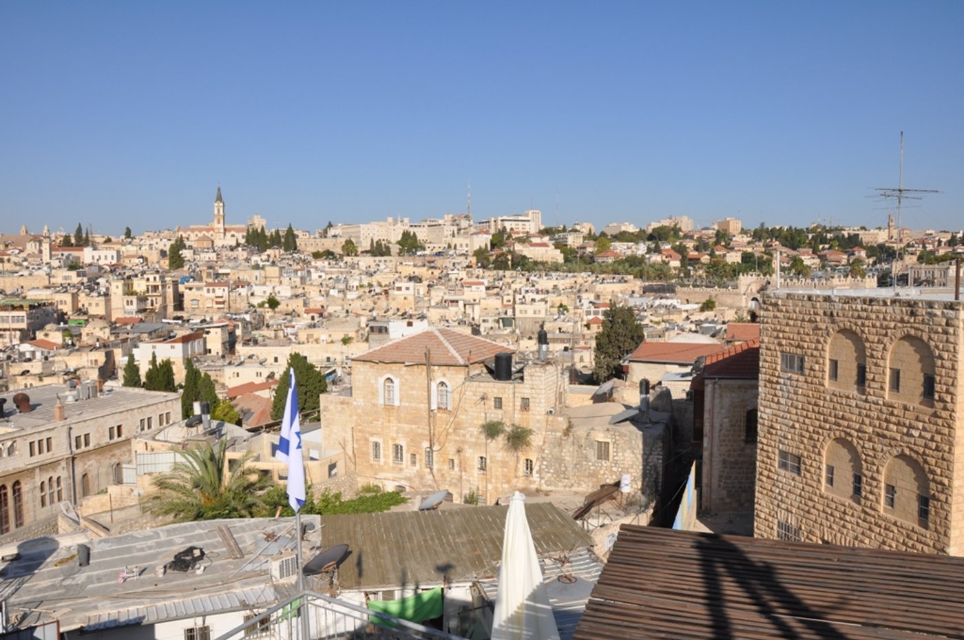 הַר צִיּוֹן שֶׁשָּׁמֵם: מסע בעקבות החורבן, בין סמטאות ירושלים