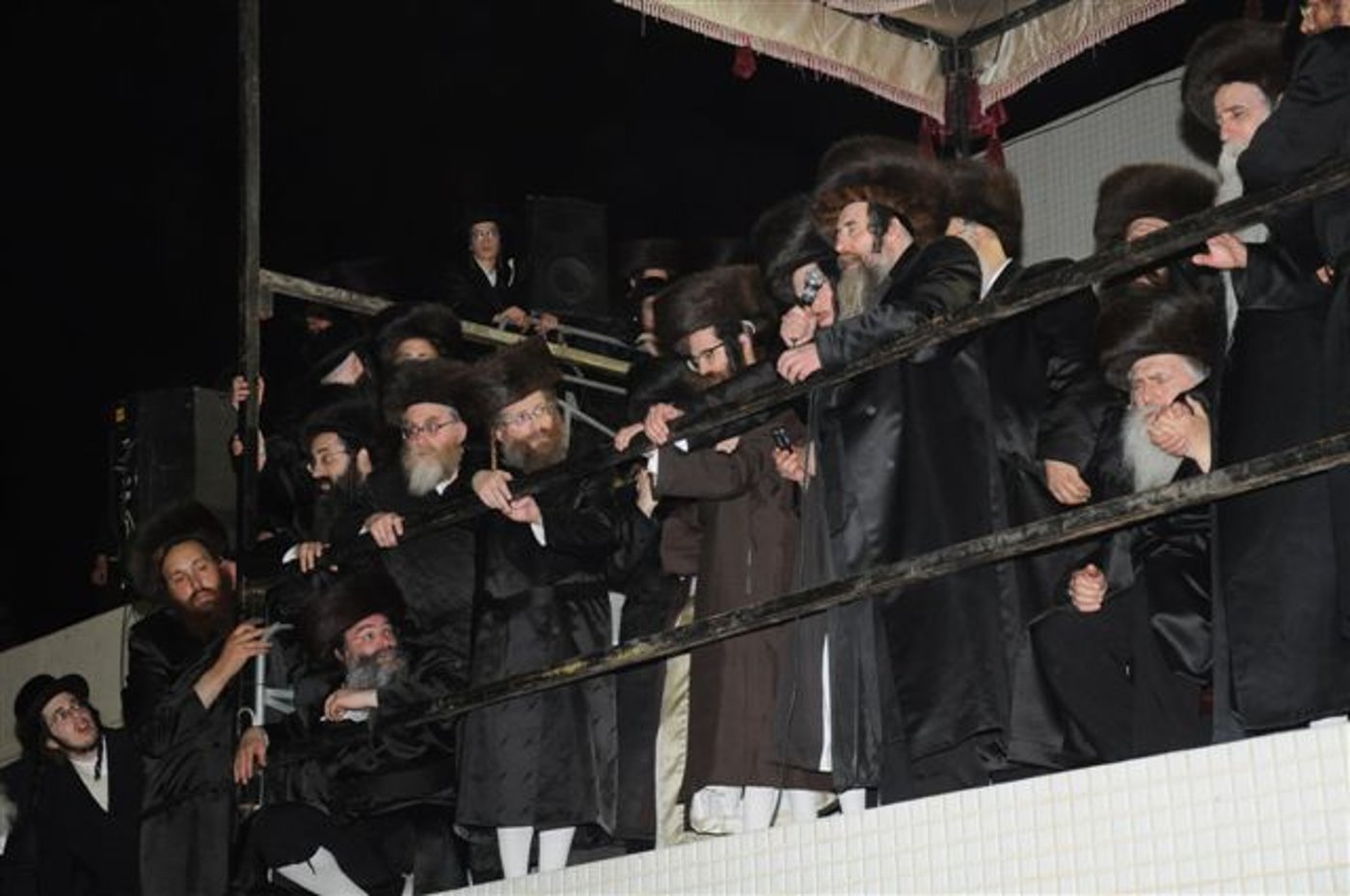 לפנות בוקר: מצווה טאנץ ברחסמטריווקא
