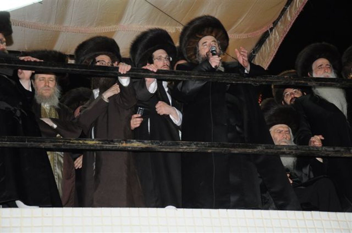 לפנות בוקר: מצווה טאנץ ברחסמטריווקא