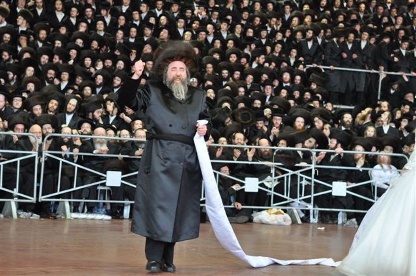 לפנות בוקר: מצווה טאנץ ברחסמטריווקא
