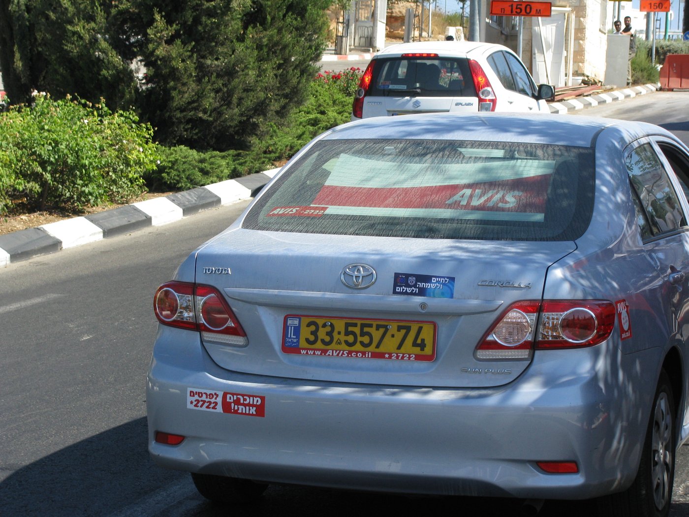 מבצע הסטיקרים של קול חי וכיכר השבת: צפו בתמונות הנבחרות
