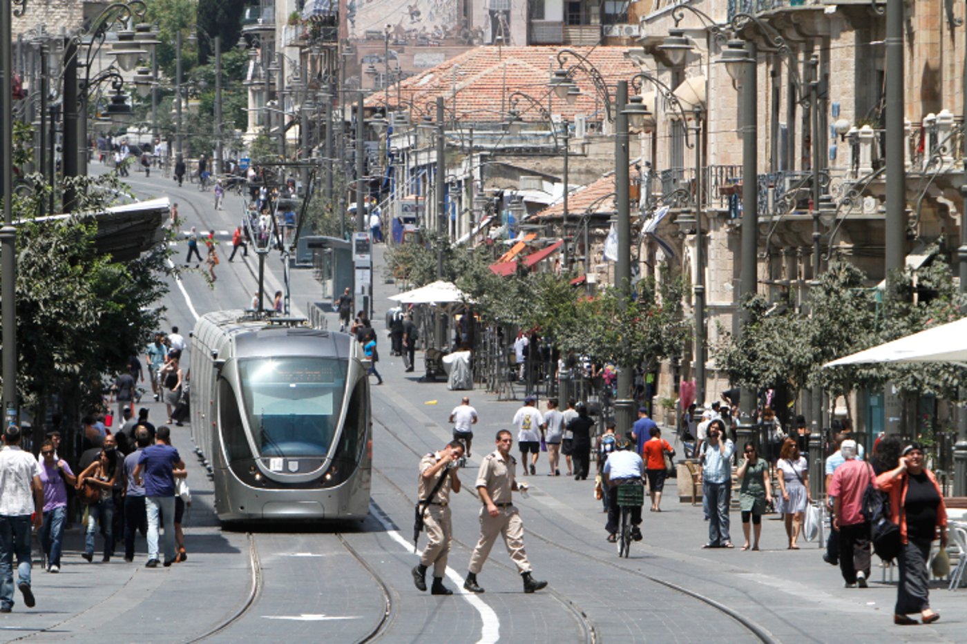 בין הרים ובין סלעים טסה הרכבת: 40,000 ירושלמים הגיעו לנסות