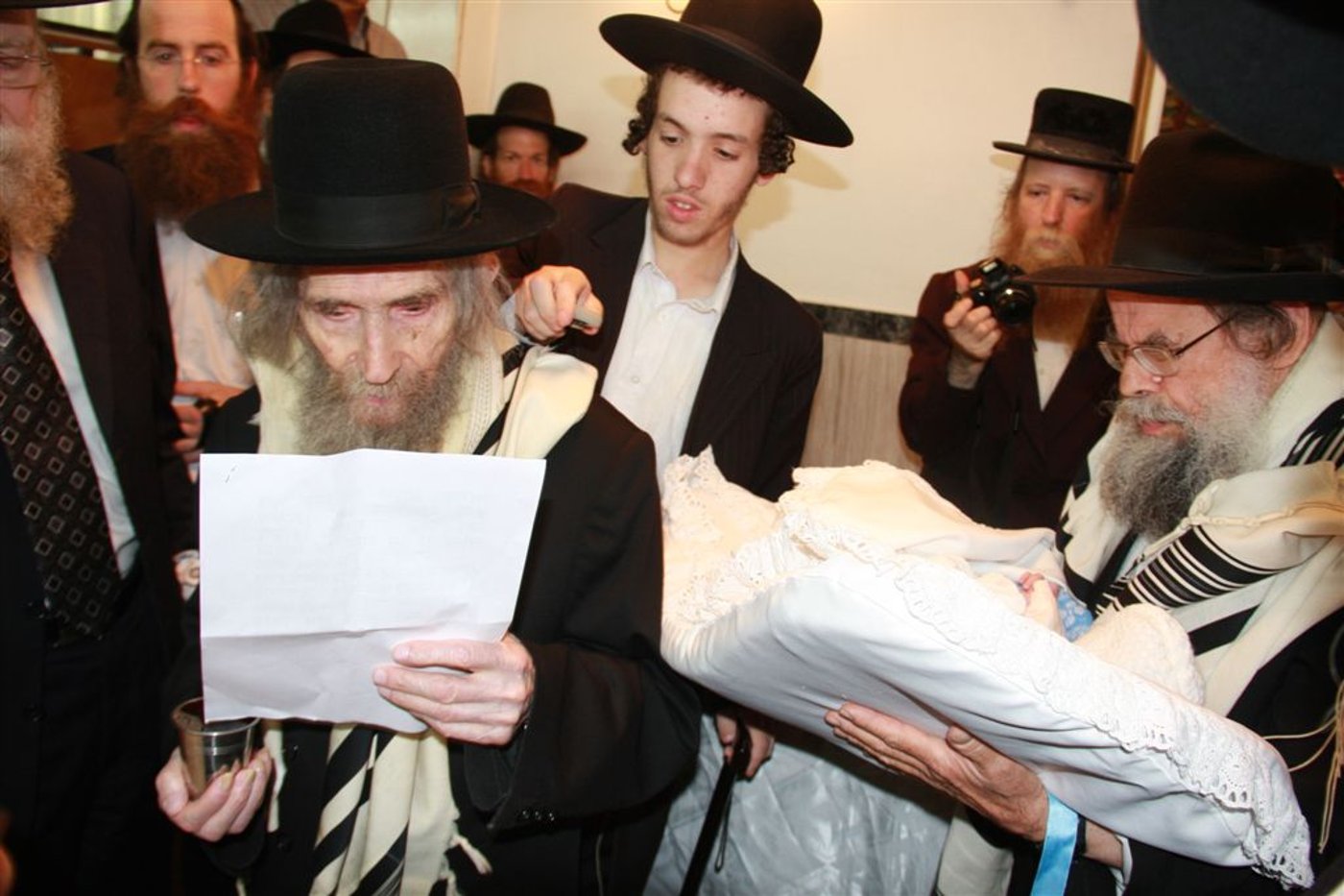 גלריה: ברית לבנו של נין הגרי"ש אלישיב