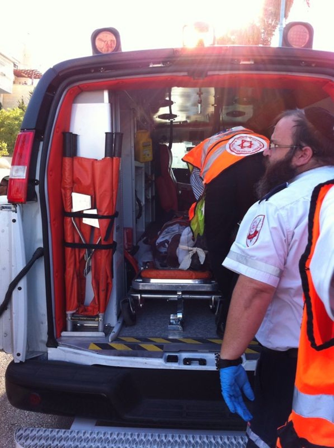 אלעד: אחים רכבו על אופנוע ונפגעו מרכב