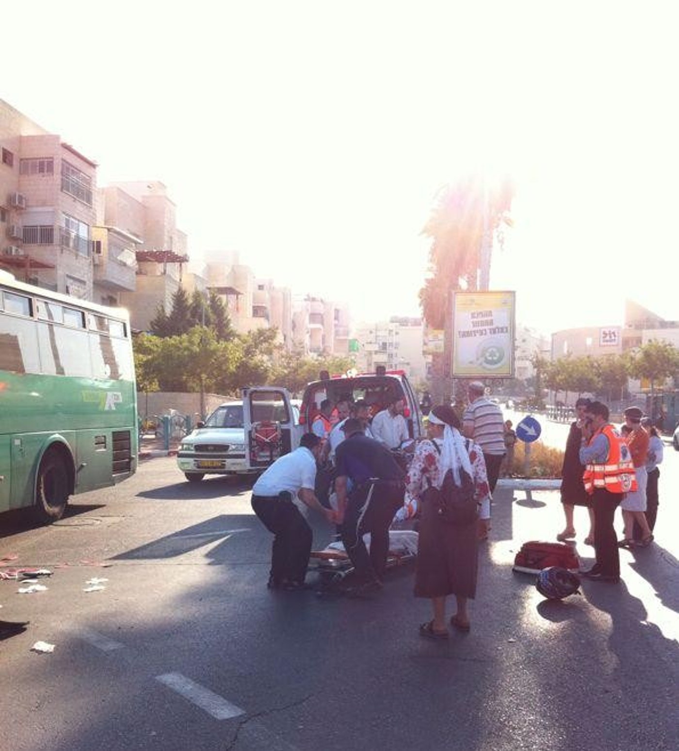 אלעד: אחים רכבו על אופנוע ונפגעו מרכב