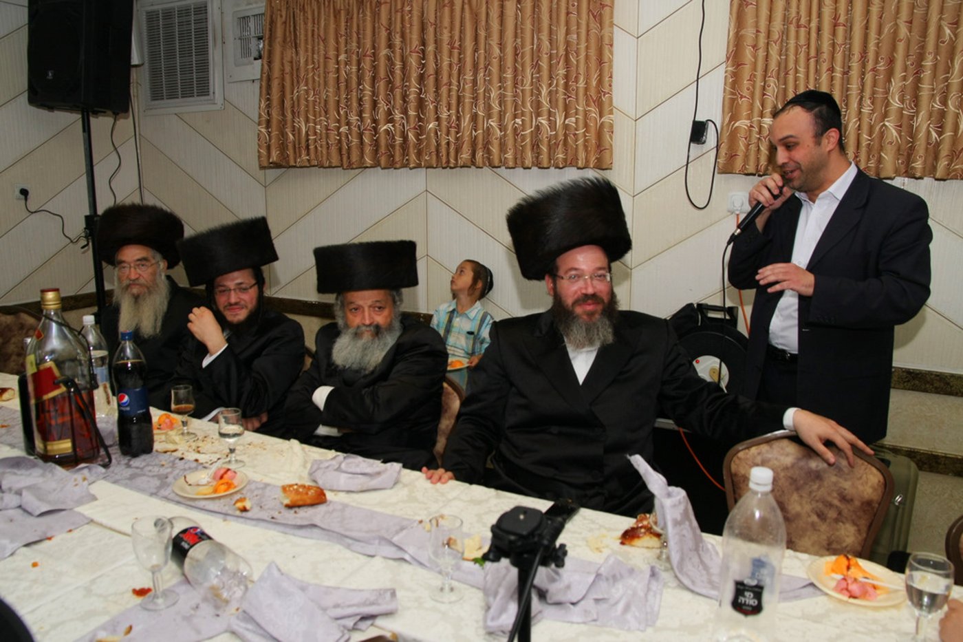 צפו: שבע ברכות שהפך ל"ערב חזנות"