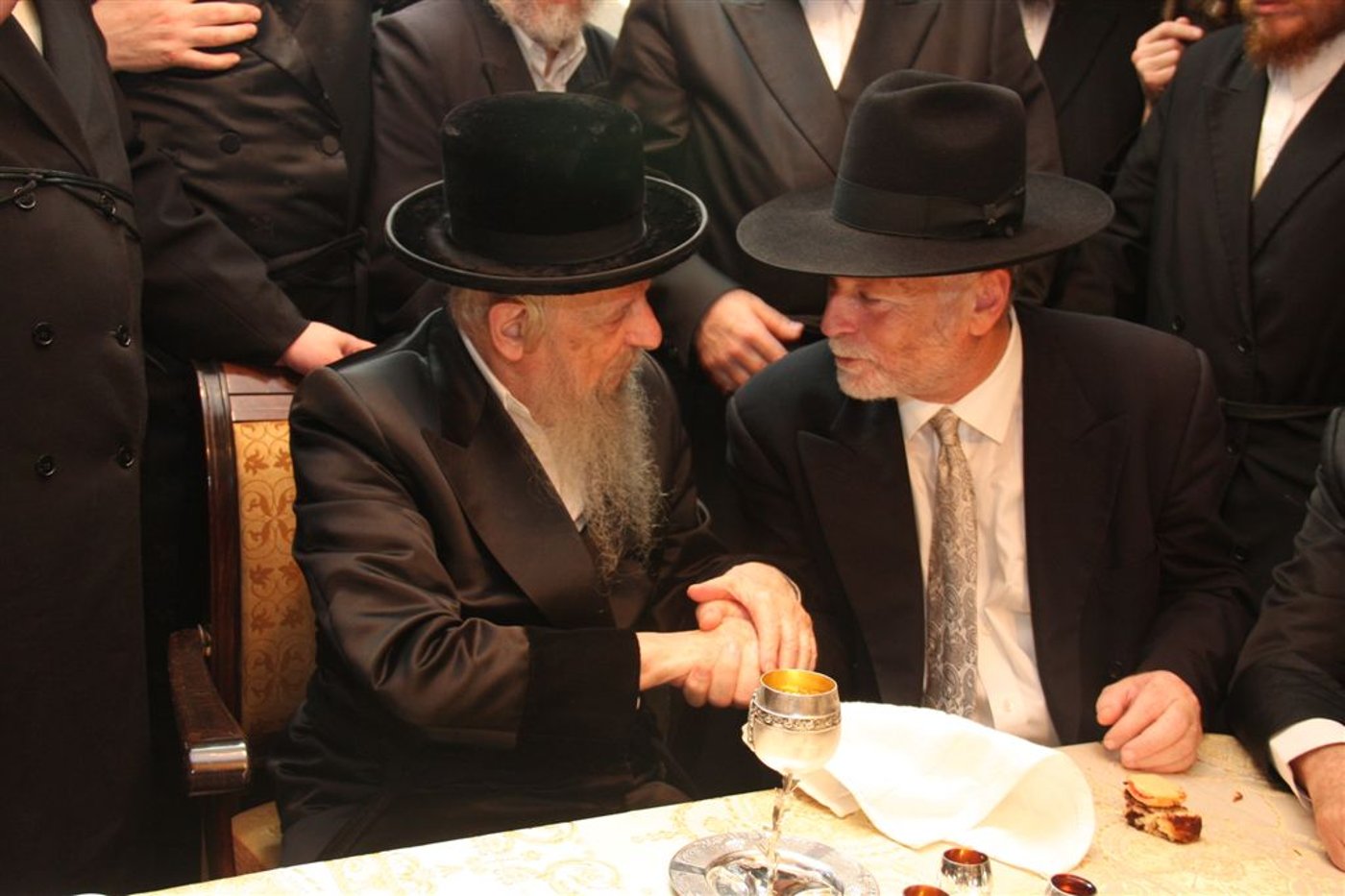 תיעוד מפואר: ספר התורה של האדמו"ר מסערט ויז'ניץ