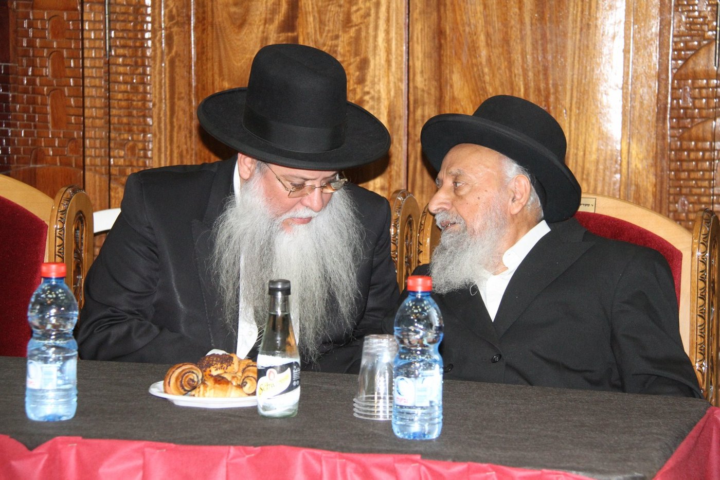 אלעד: קצת נחת; מלגות לאברכים מצטיינים