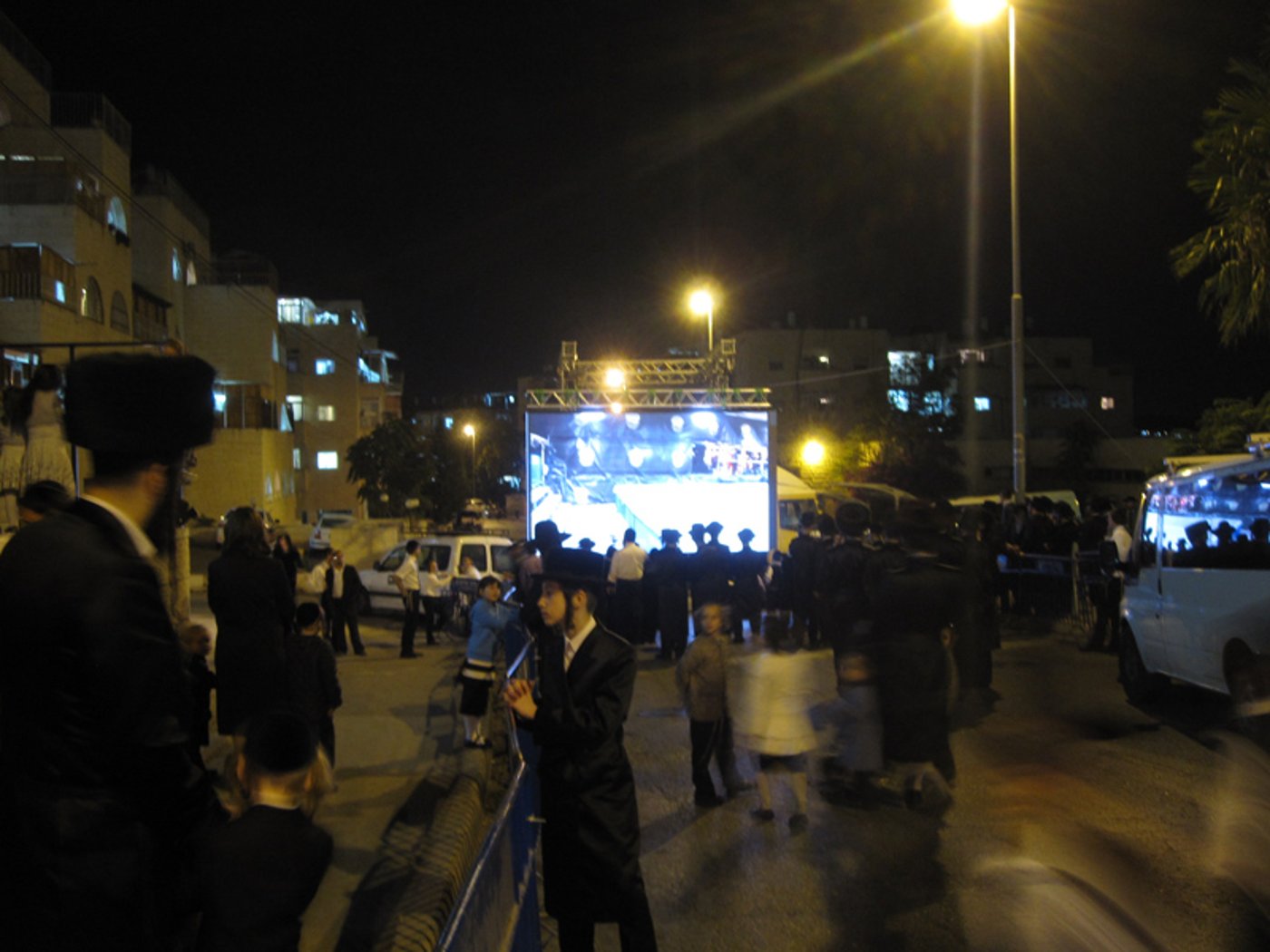 הפיתרון להפרדה: מסך דיגיטלי דו-צדדי