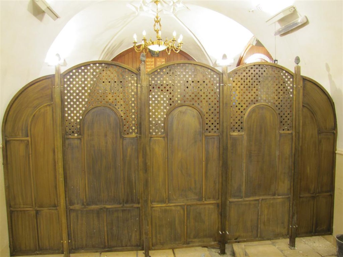 מירון מתחדשת: הוצבו מחיצות יוקרתיות