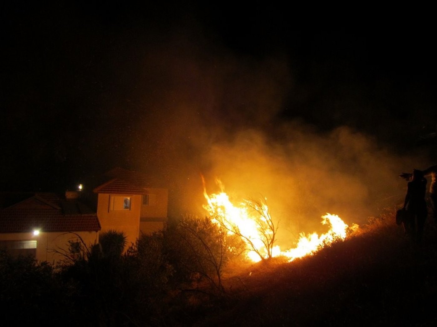 יבניאל: תושבים השתלטו על שריפת ענק