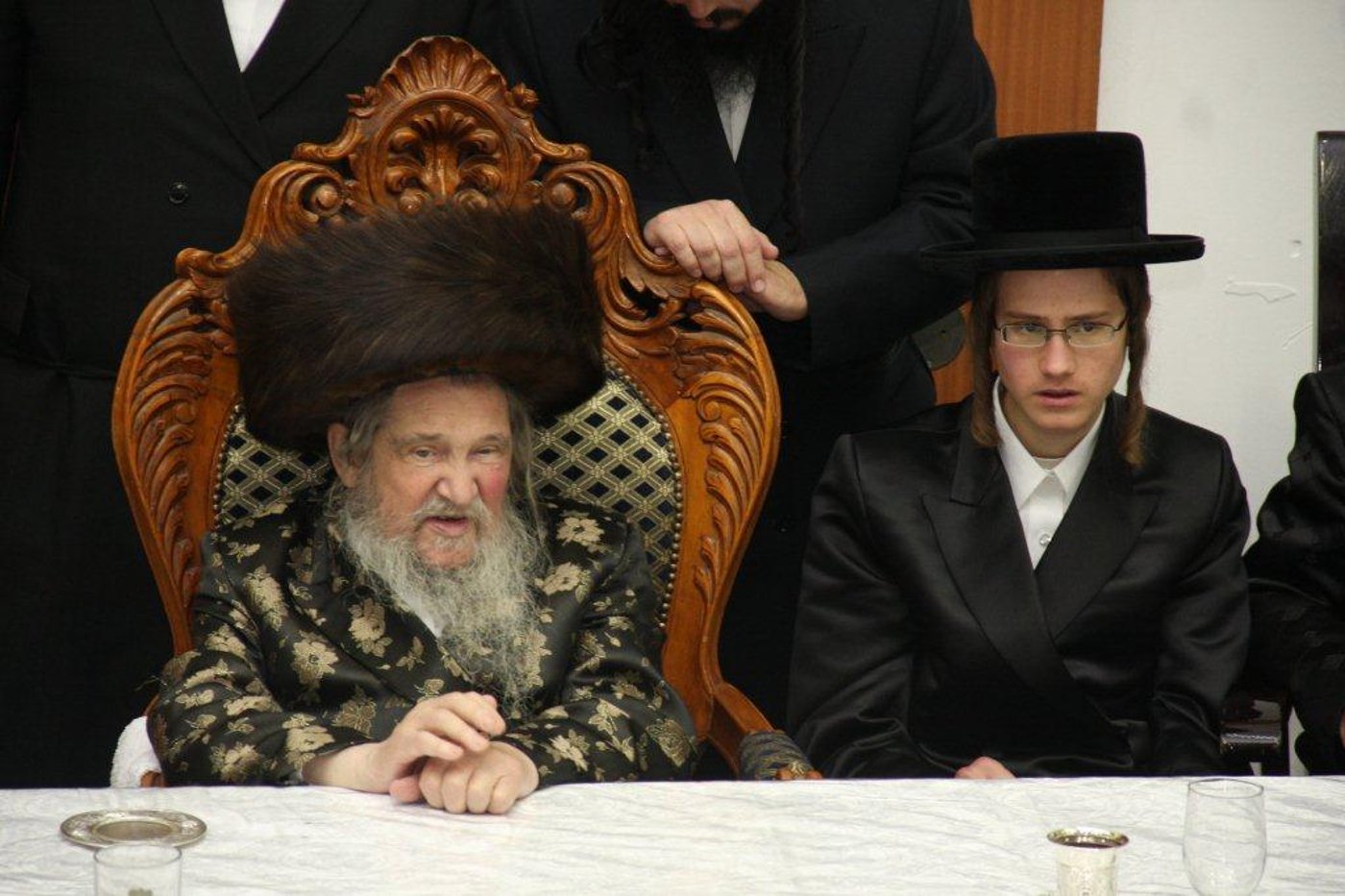 שמחת האירוסין לנכדת האדמו"ר מנדבורנה