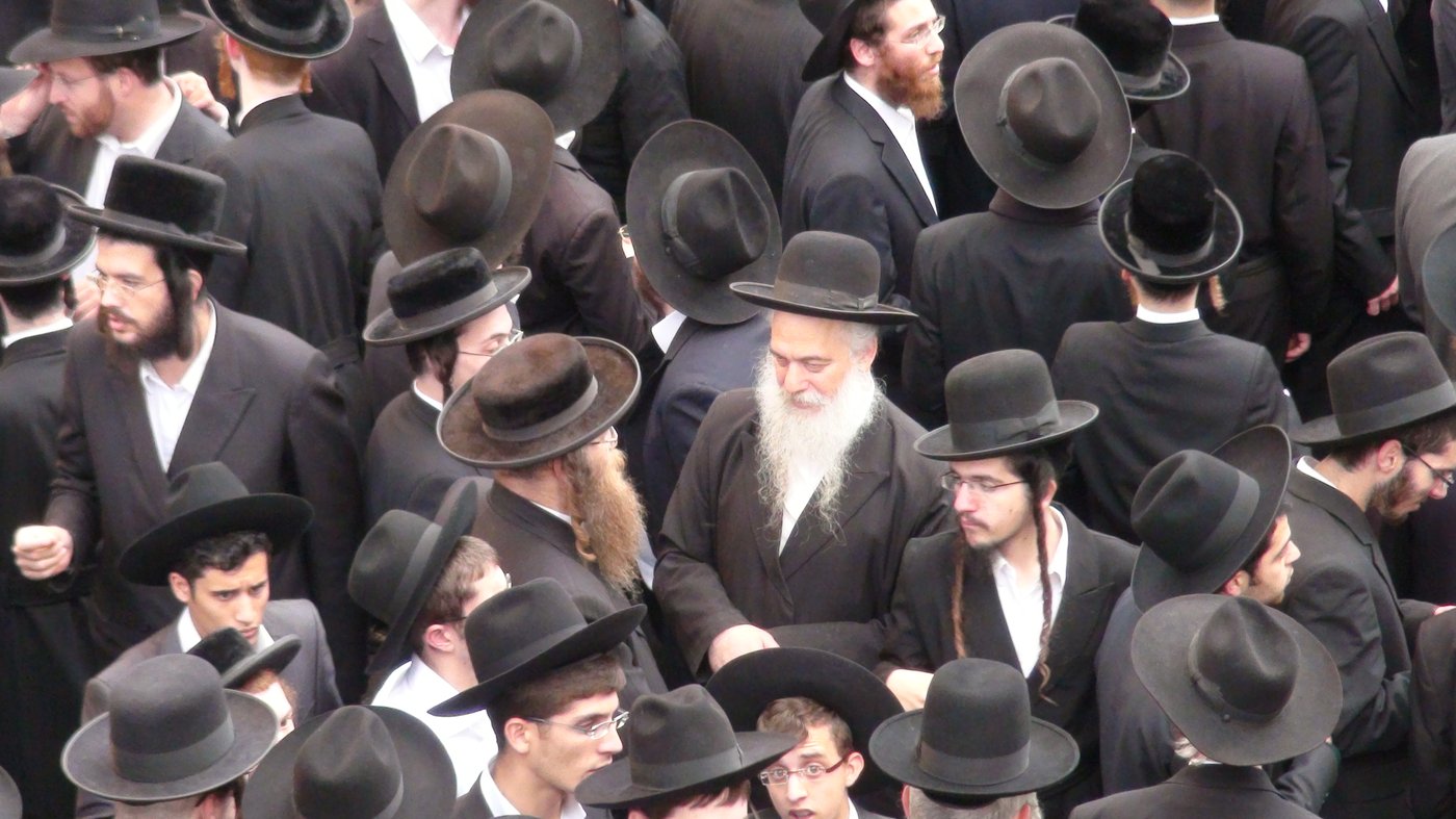 גדולי ישראל מלווים את ראש ישיבת מיר זצ"ל ●  וידאו מלא