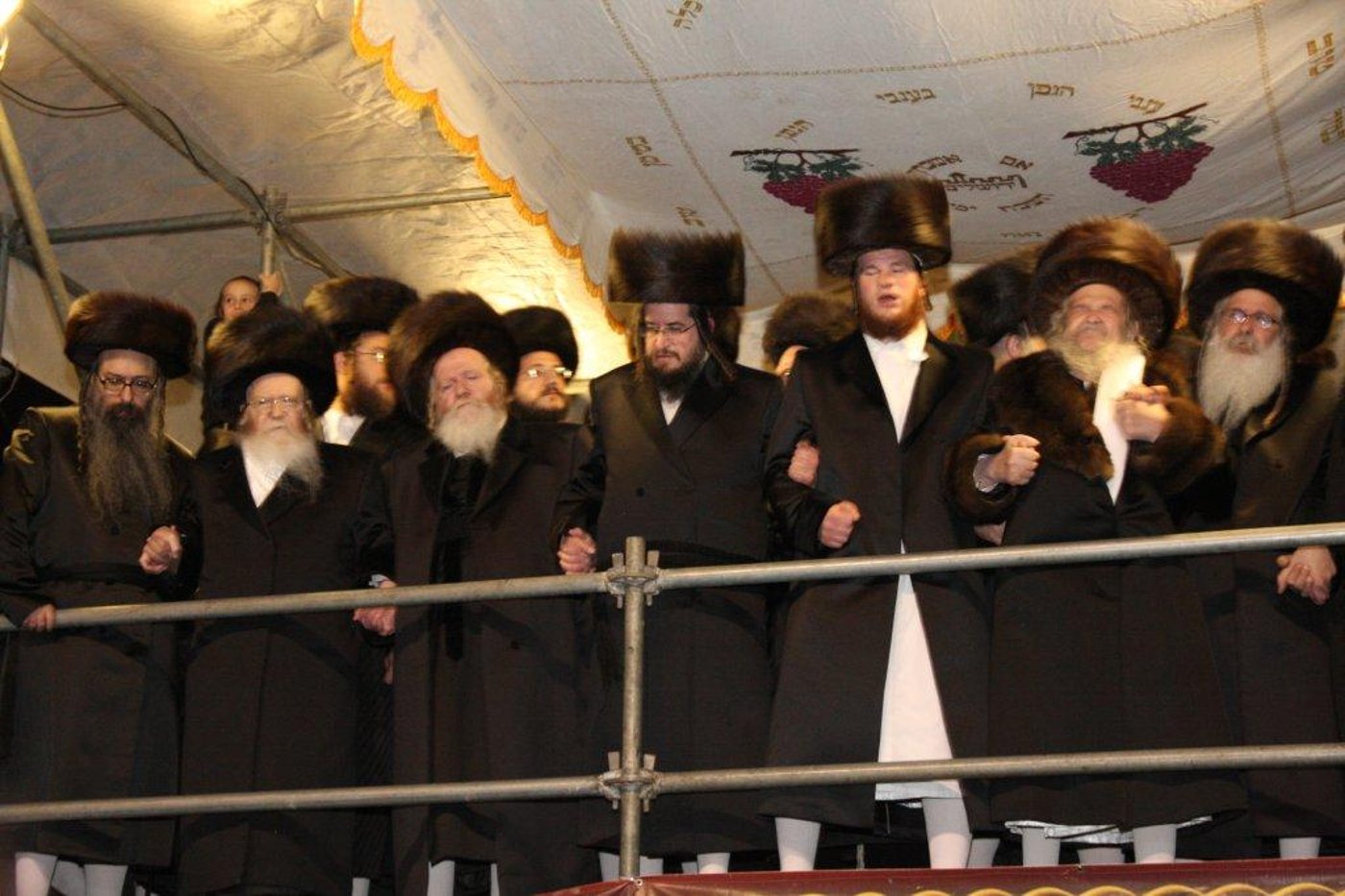 ענבי הגפן: שמחת נכד האדמו"ר מנדבורנה