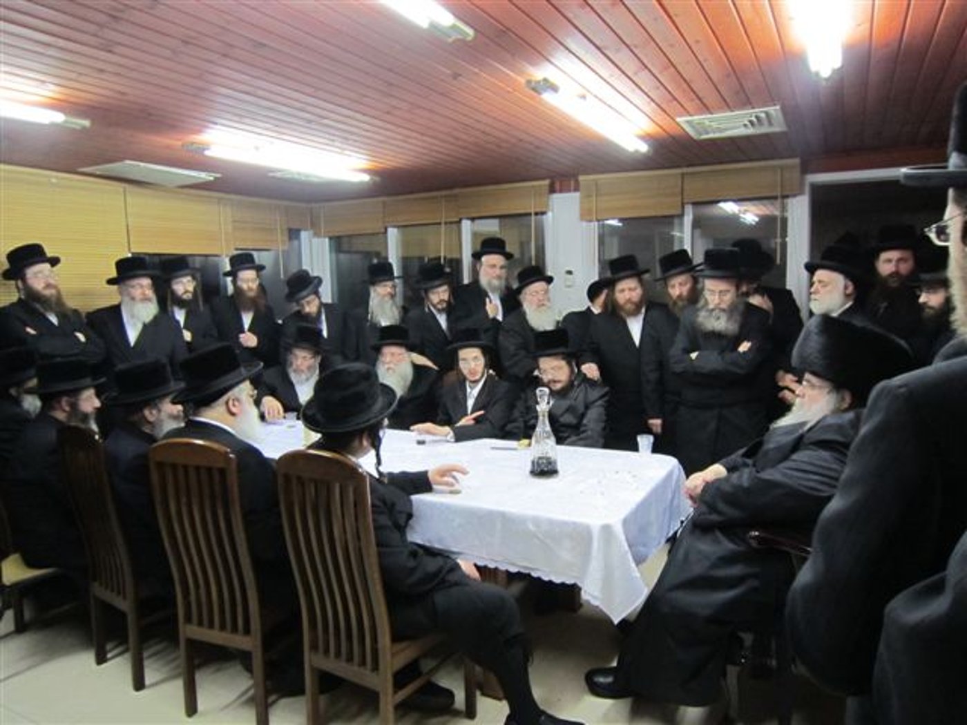 תיעוד נדיר: האדמו"ר מבעלזא במעון הנופש