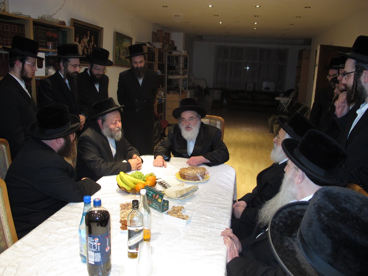 הרב התגייס למען היתום, הנדיב התרגש והכפיל את סכום התרומה