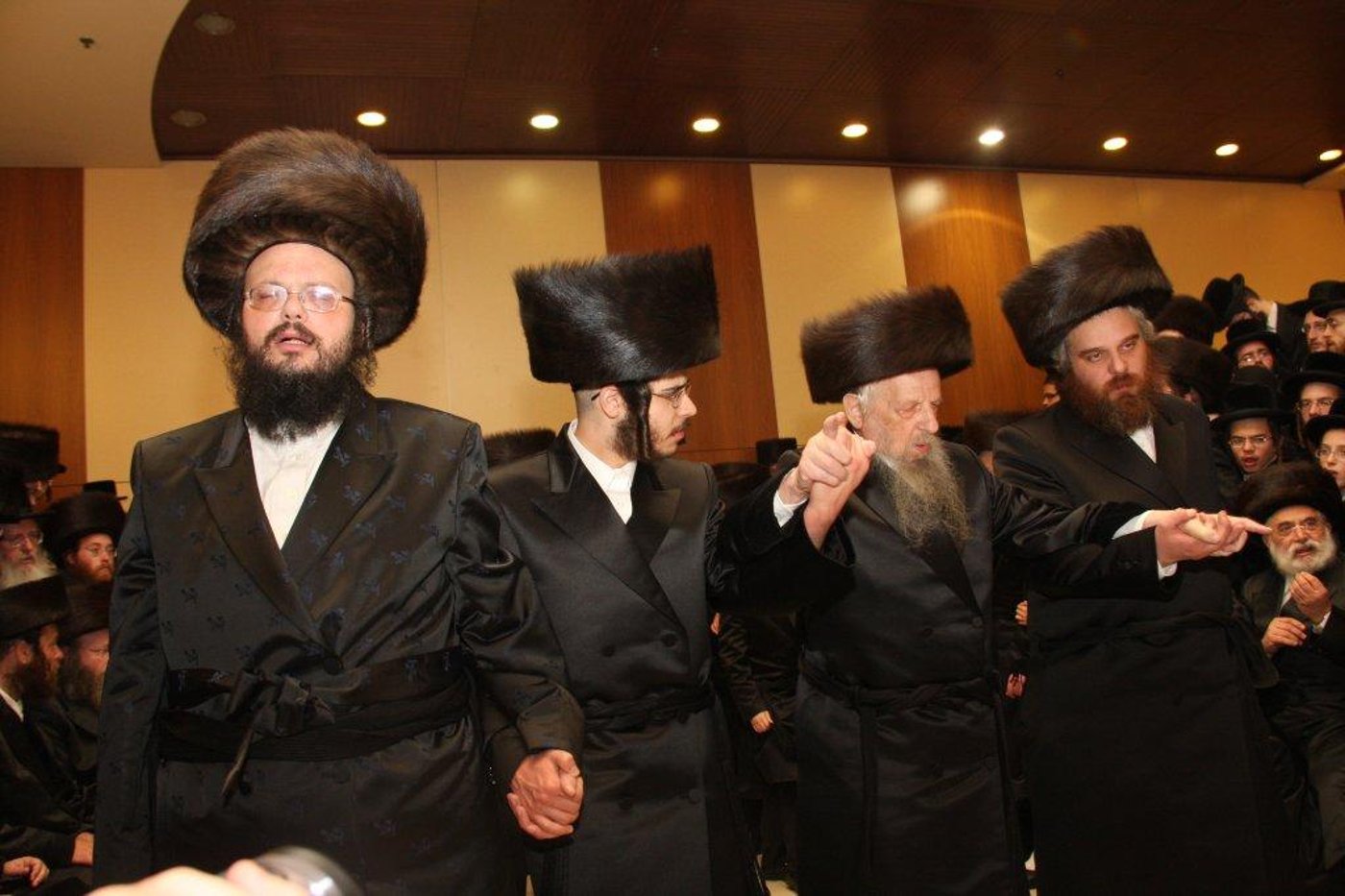 צפו בגלריה: חתונת נכד האדמו"ר מסערט ויז'ניץ זצ"ל