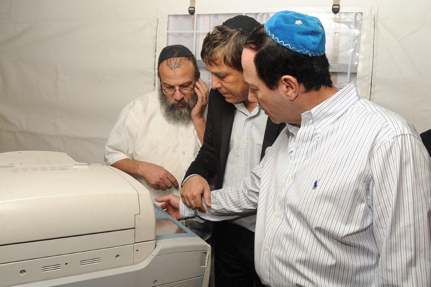 לבני חגגה עם חב"ד את הדפסת ספר התניא