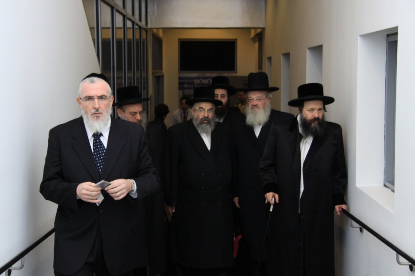 האדמו"ר מבאבוב נחת בישראל; צפו בתיעוד מצולם