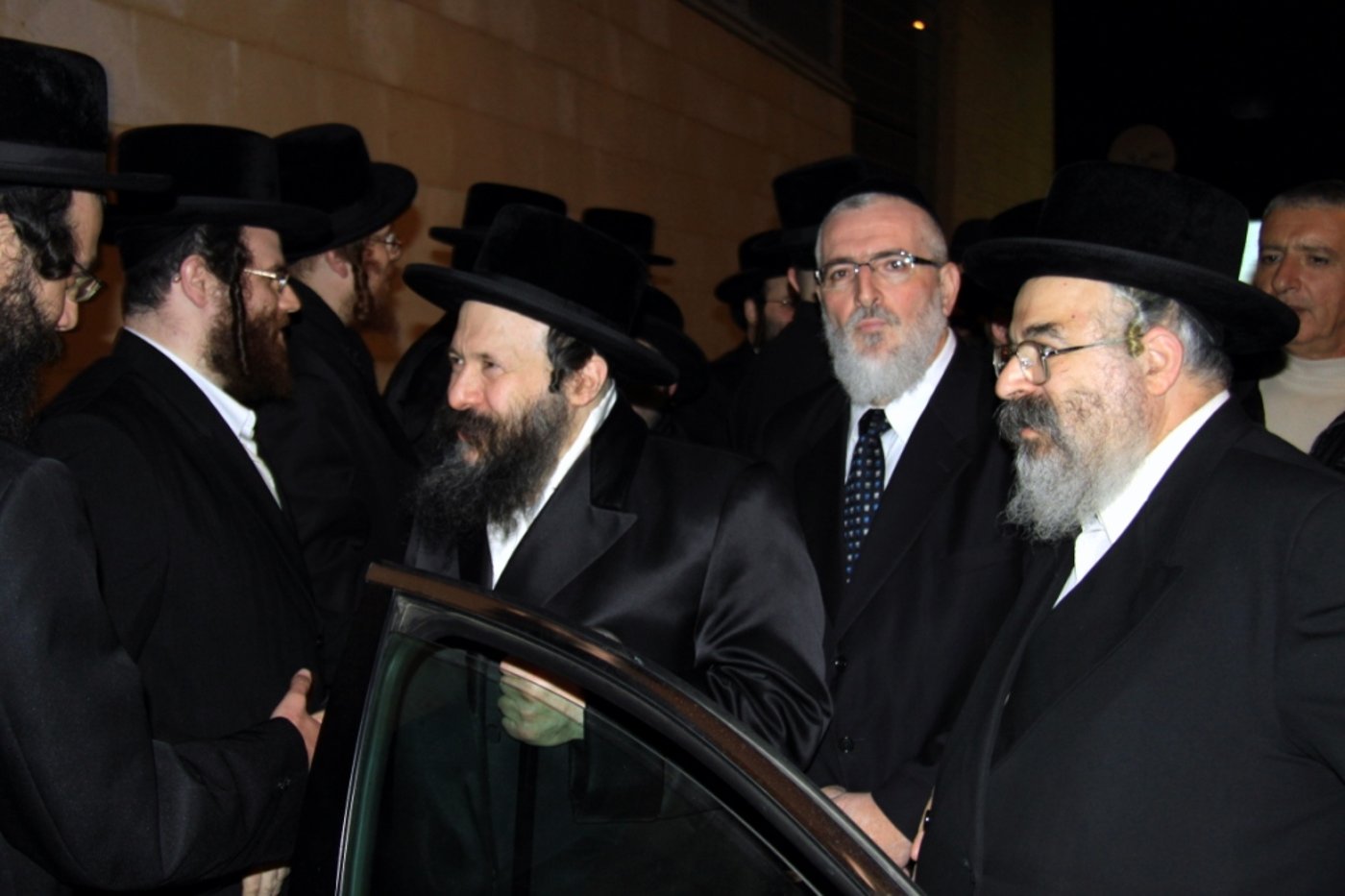 האדמו"ר מבאבוב נחת בישראל; צפו בתיעוד מצולם